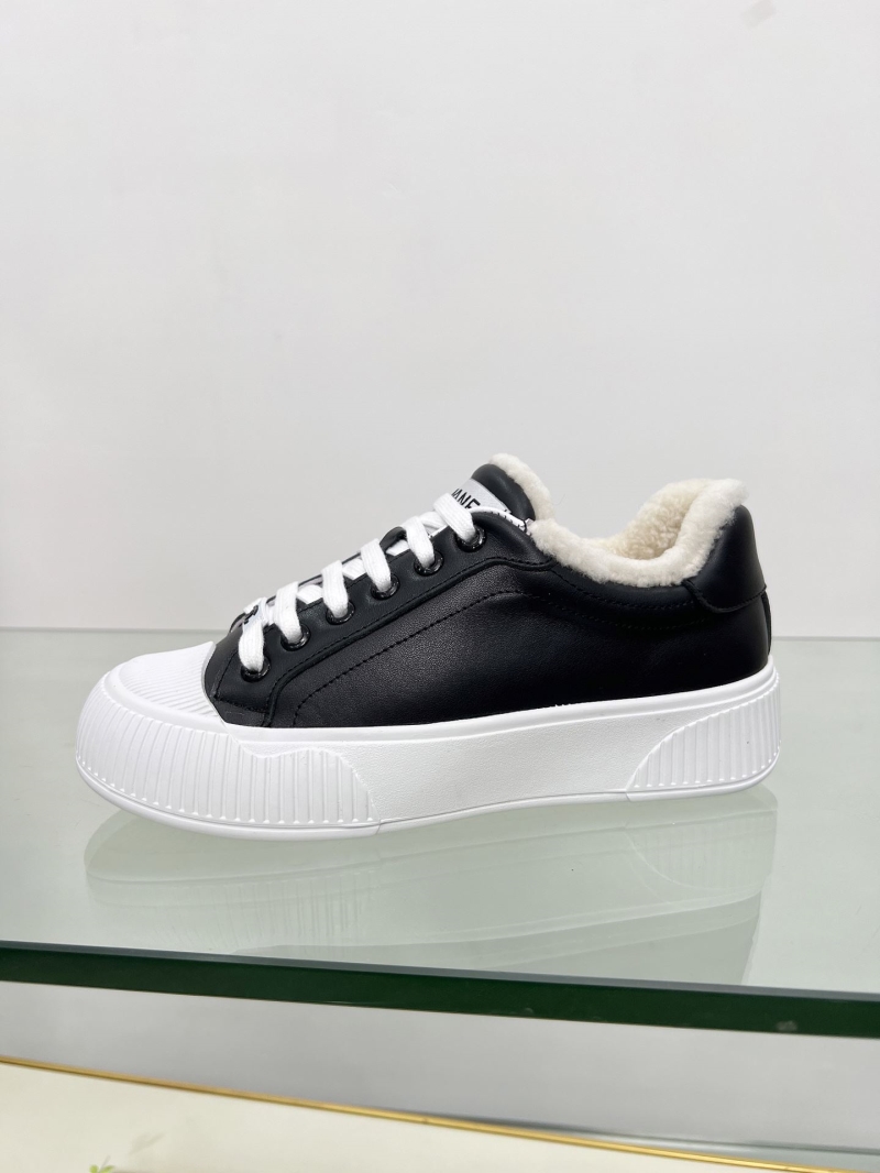 Ch**el sport shoes
